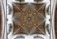 The Crossing Tower ceiling. Fearing a tower collapse, as had happened at Ely, the monks rebuilt the central tower in the late 14th century in the decorated style.